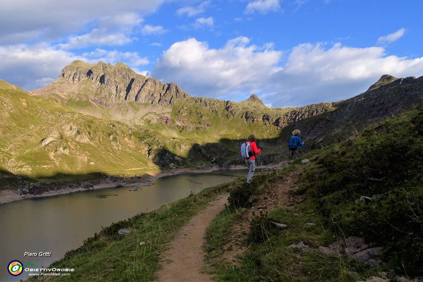 108 Monte Corte , Pizzo Camilla e Cima di Mezzeno dai Laghi Gemelli.JPG